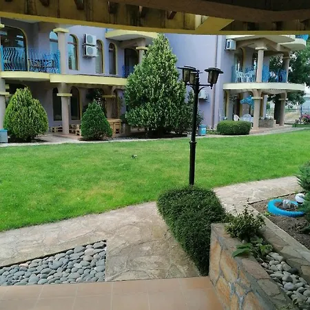 Vip In Garden *